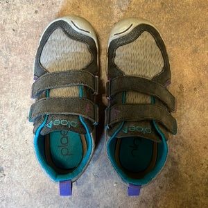 Plae brand. Size 12. Great condition. Just don’t fit anymore. Lots of life left.